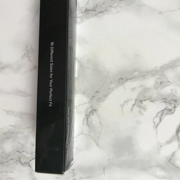 Fingersuit press on nails _ Rough Street . - Picture 5 of 10